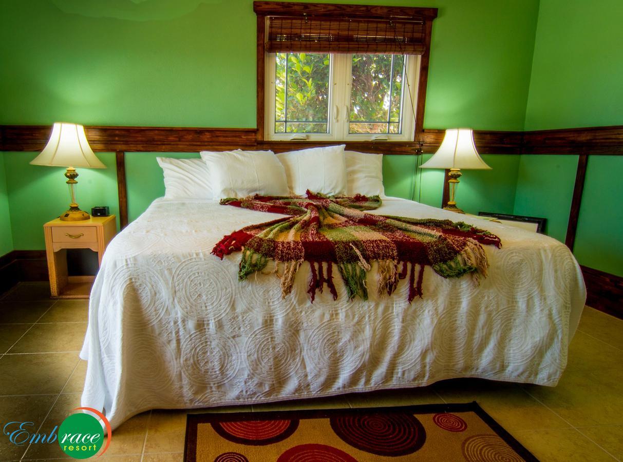 Hotel Embrace 3*