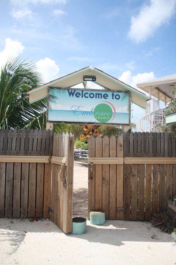 Embrace 3* Staniel Cay