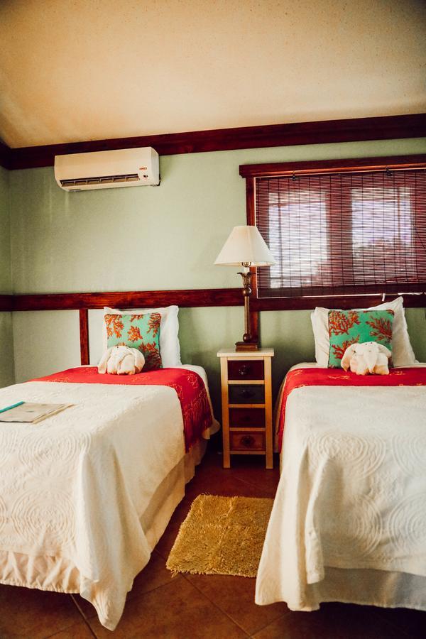 Embrace 3* Staniel Cay