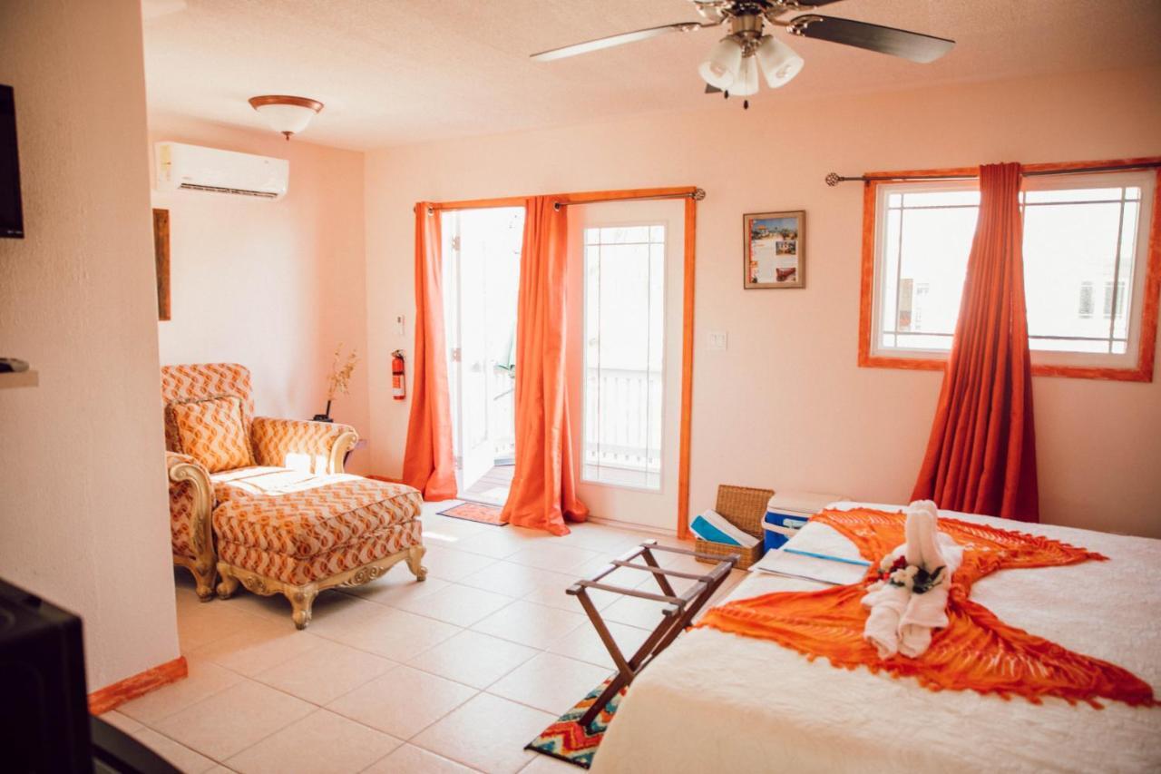 Embrace 3* Staniel Cay